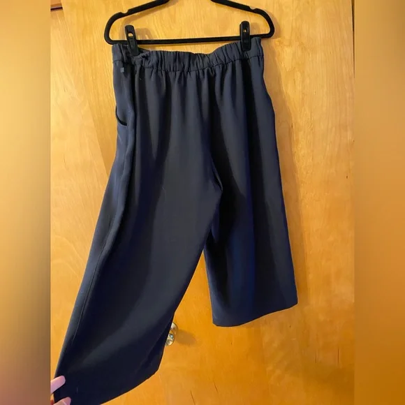 Women’s Navy Wide-Leg Tie-Waist Pants - Picture 3 of 8